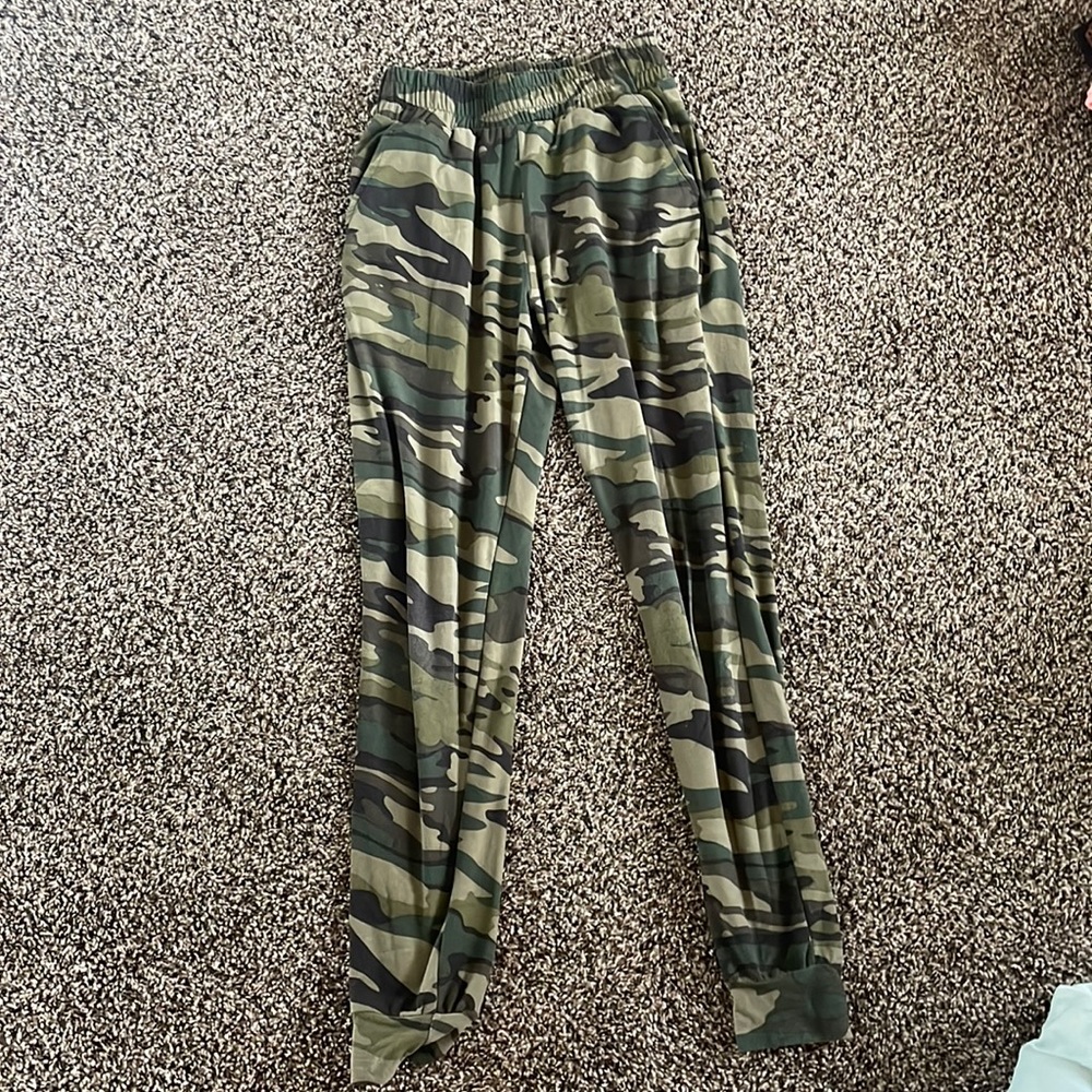 Good condition one toothpaste stain very comfortable sweats/joggers good brand